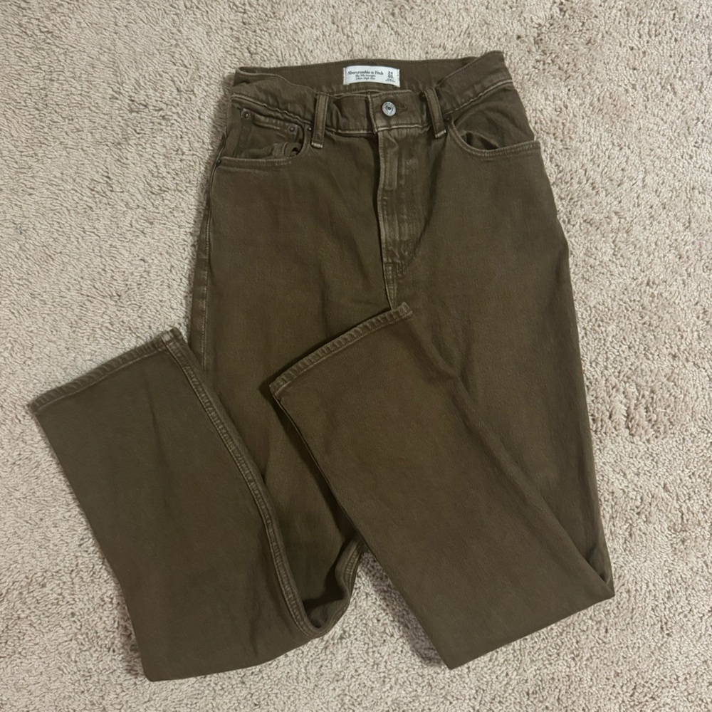 Brown Abercrombie Straight-Leg Jeans 🤎